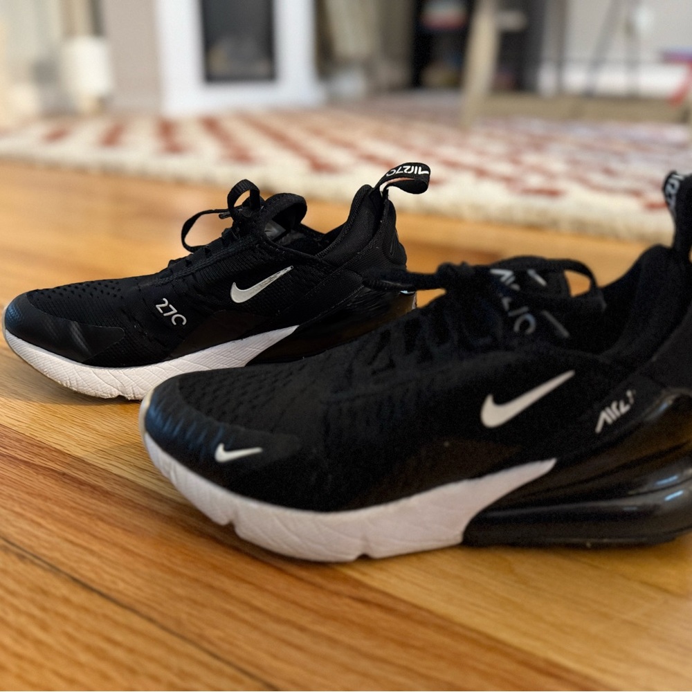 Nike Black and White Athletic Shoes with Air Max Cushioning